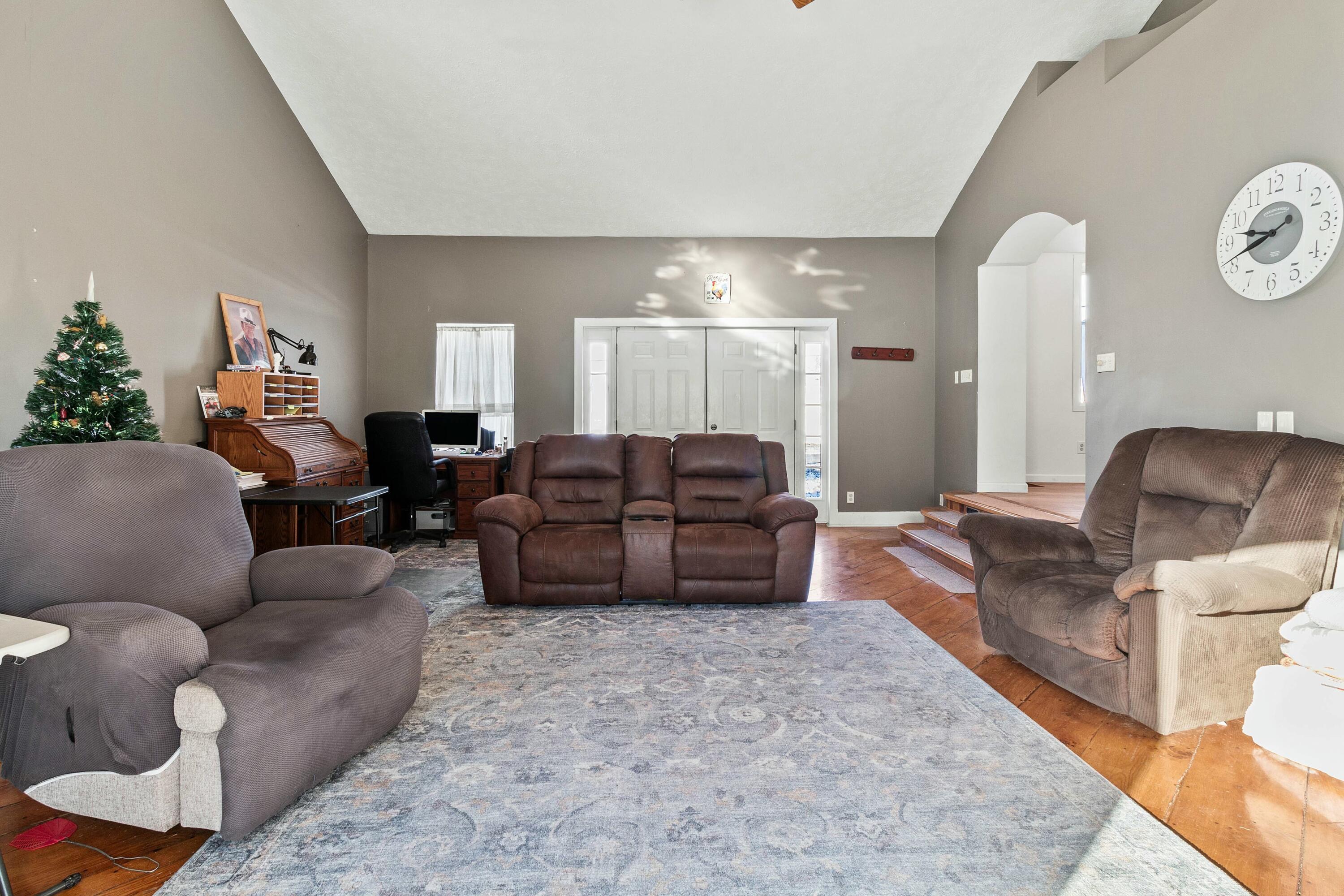 441 Julia Street Property Photo 7
