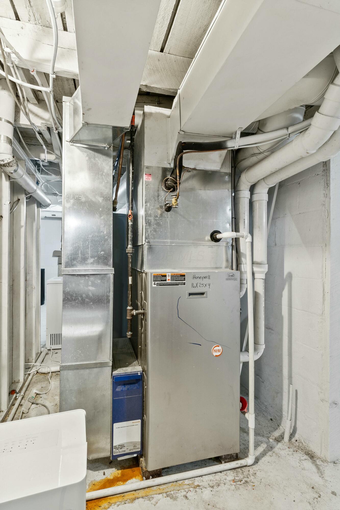 441 Julia Street Property Photo 24