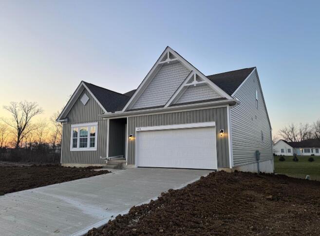 452 Creekside Drive Property Photo 2