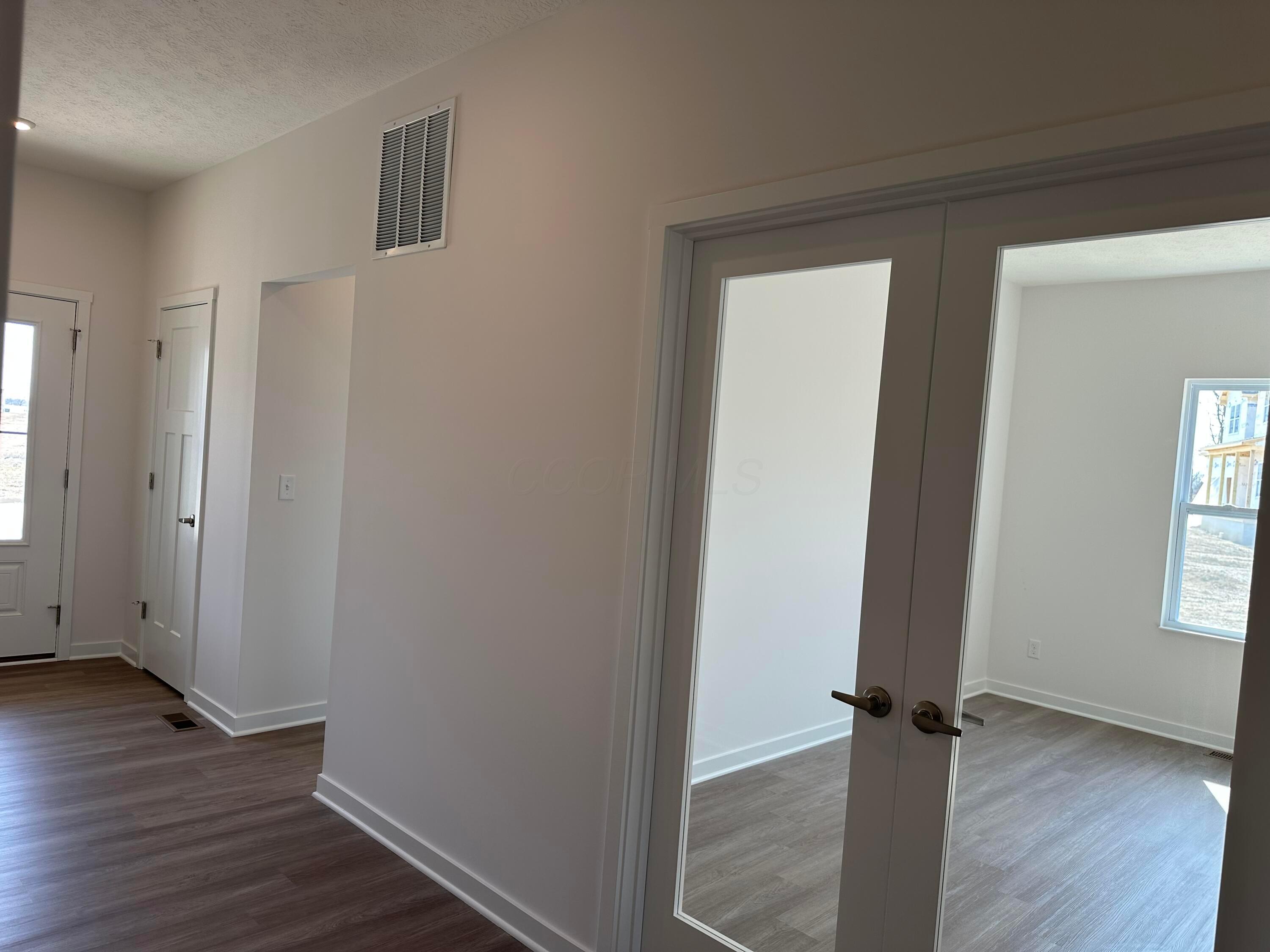 452 Creekside Drive Property Photo 4