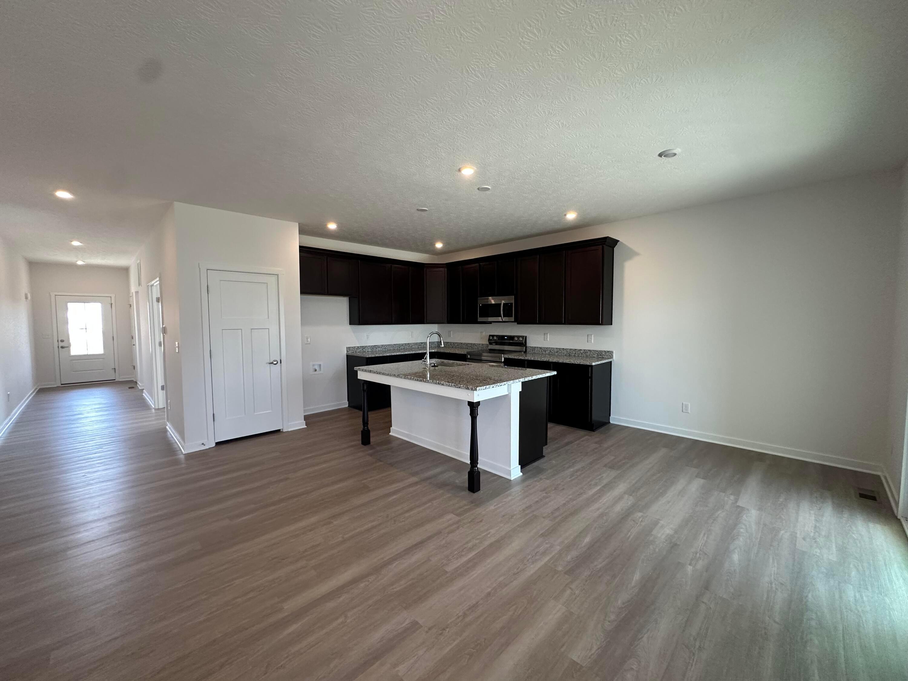 452 Creekside Drive Property Photo 9