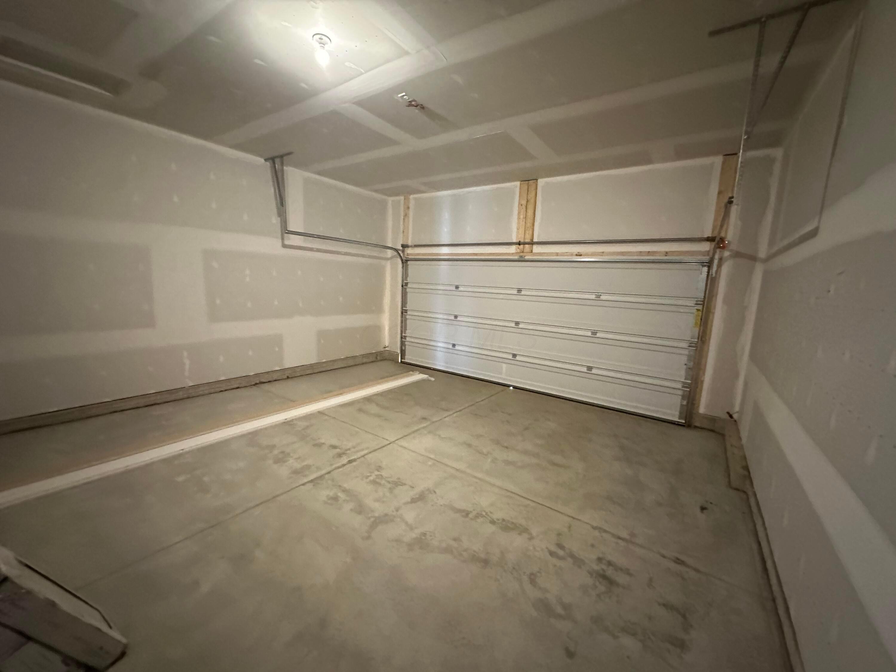 452 Creekside Drive Property Photo 28