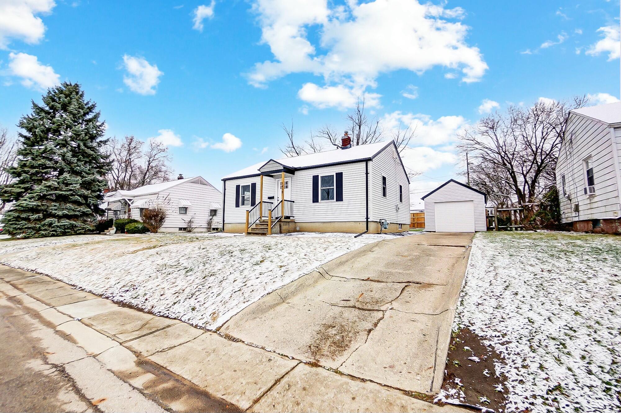 1418 Amherst Road Property Photo 1