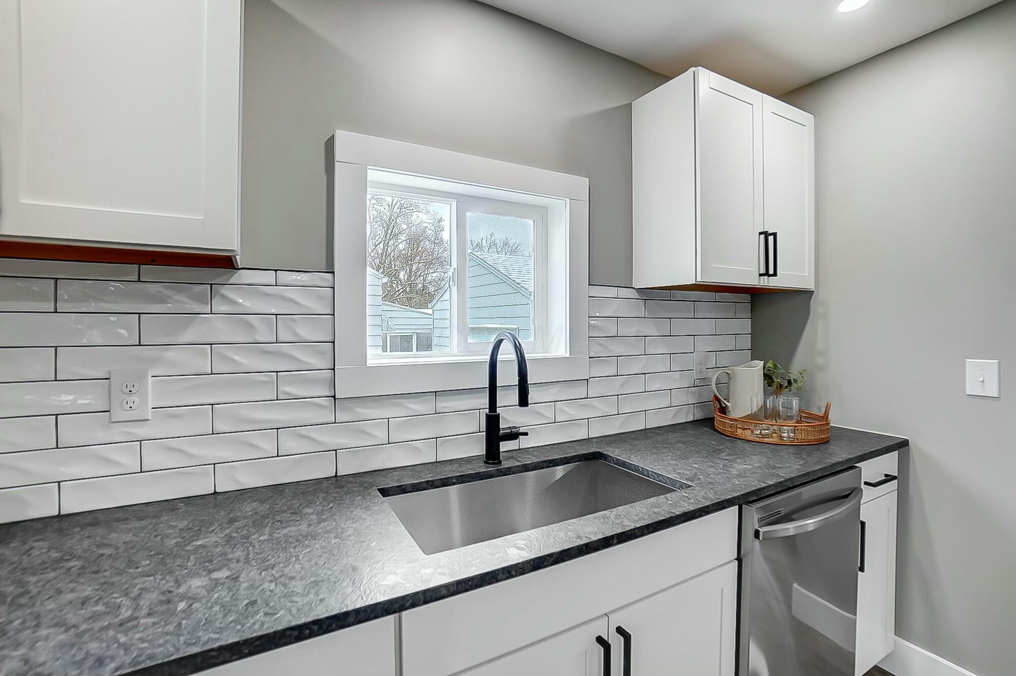 1418 Amherst Road Property Photo 14