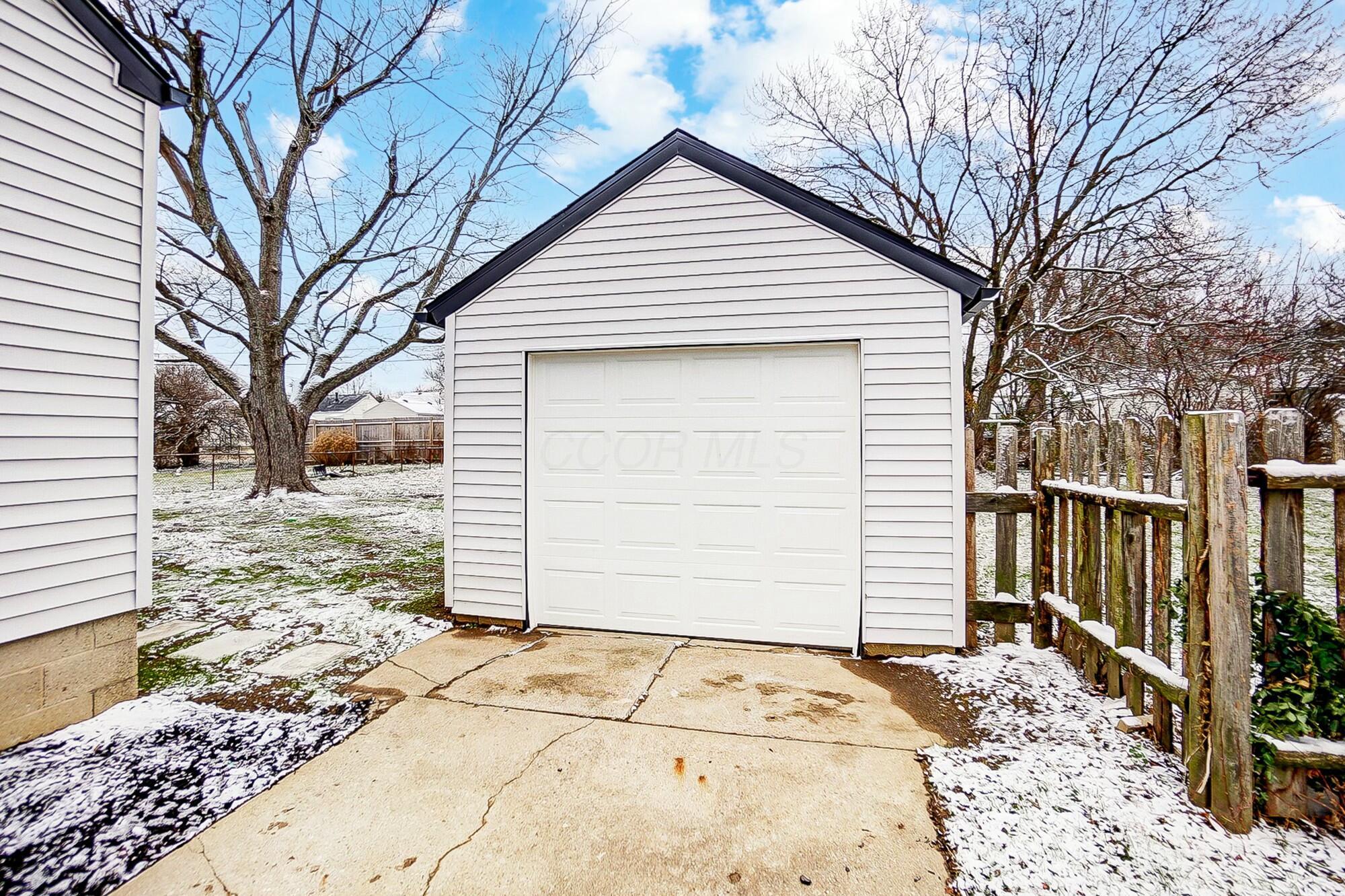 1418 Amherst Road Property Photo 31