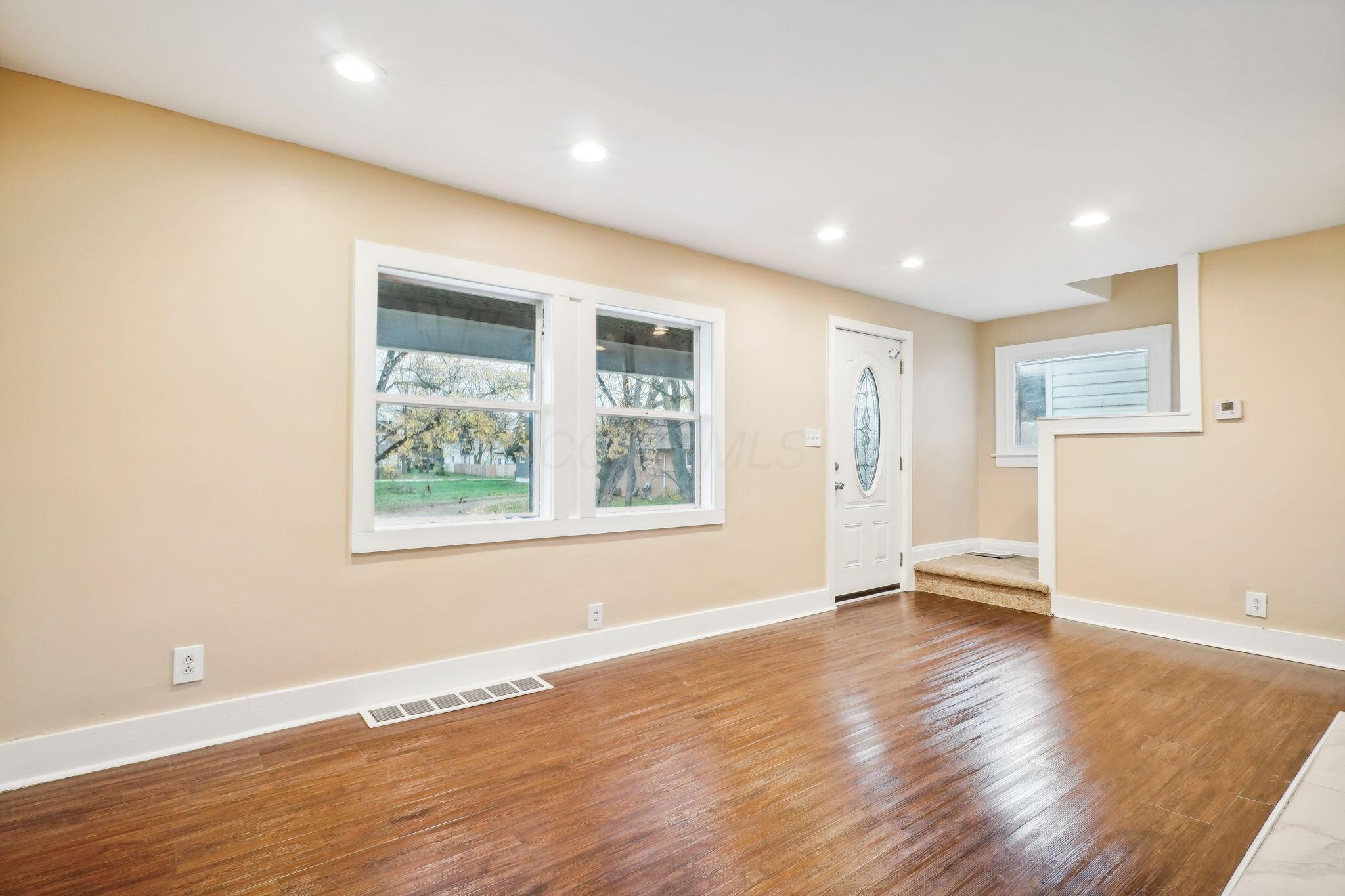 163 S Wayne Avenue Property Photo 3