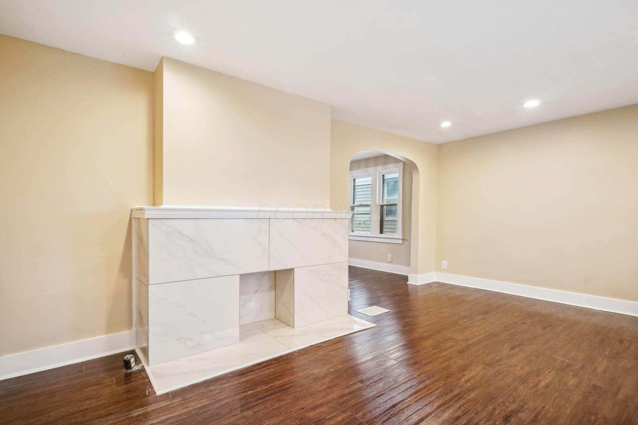 163 S Wayne Avenue Property Photo 4