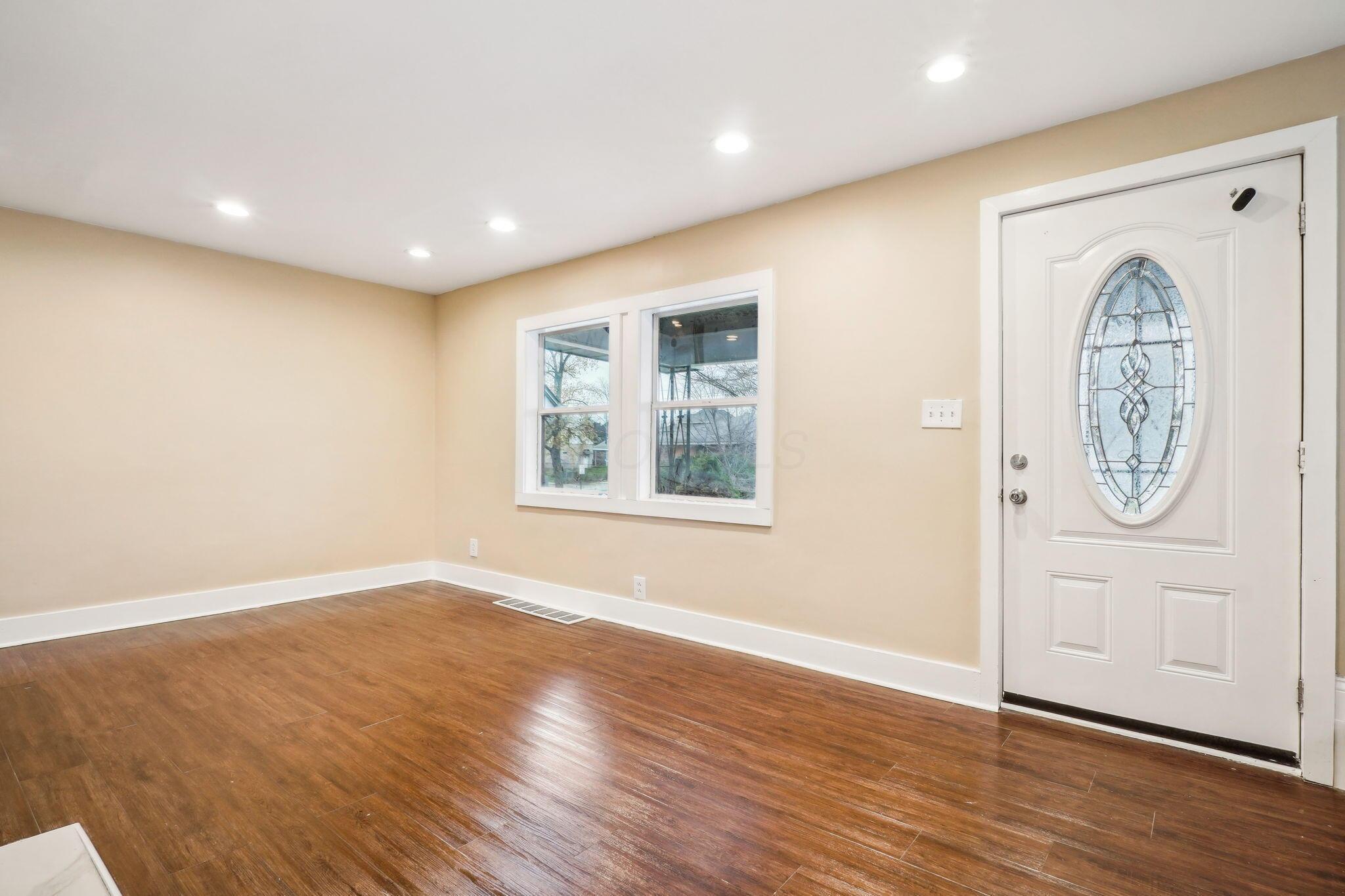 163 S Wayne Avenue Property Photo 5