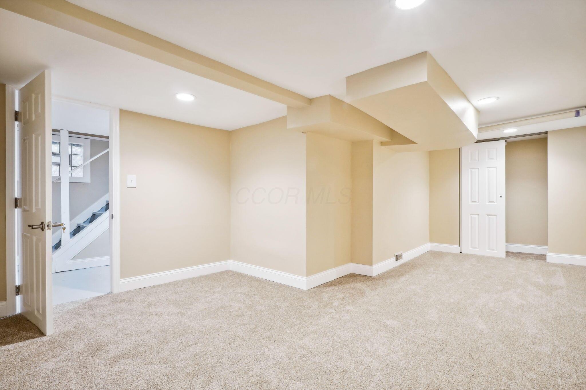 163 S Wayne Avenue Property Photo 17