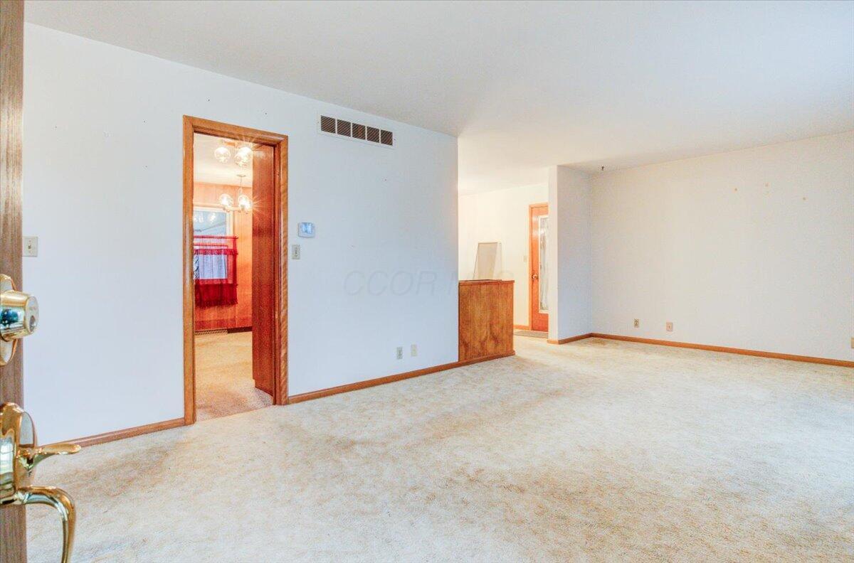 313 Rosewood Avenue Property Photo 8