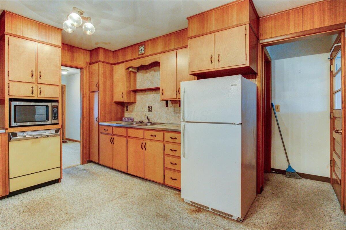 313 Rosewood Avenue Property Photo 12
