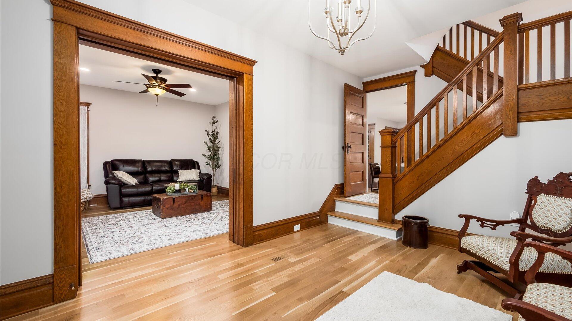 414 E College Street Property Photo 11