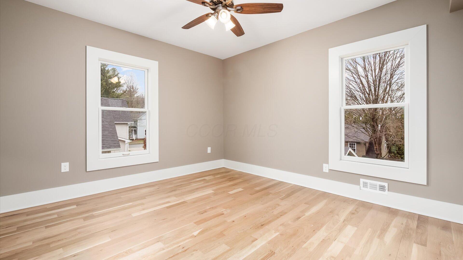 414 E College Street Property Photo 34