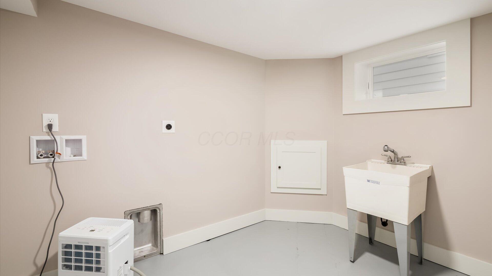 414 E College Street Property Photo 49