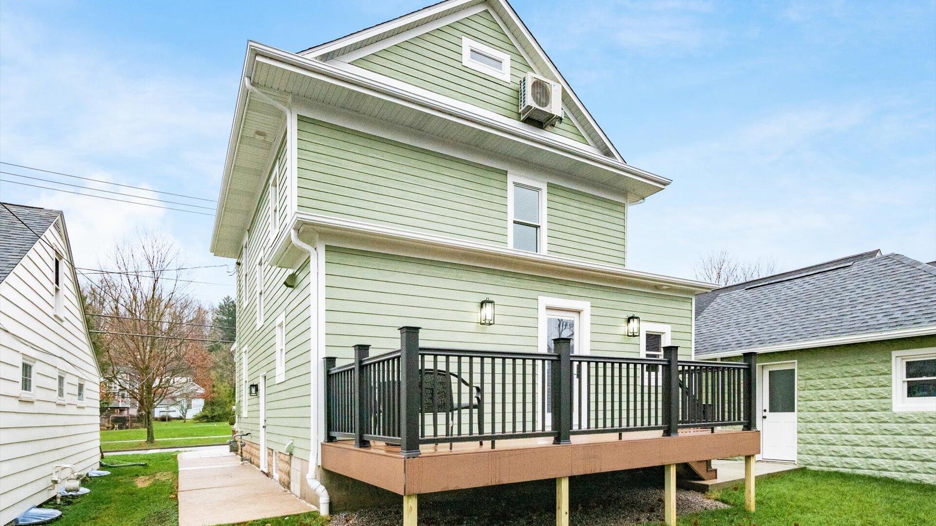 414 E College Street Property Photo 53