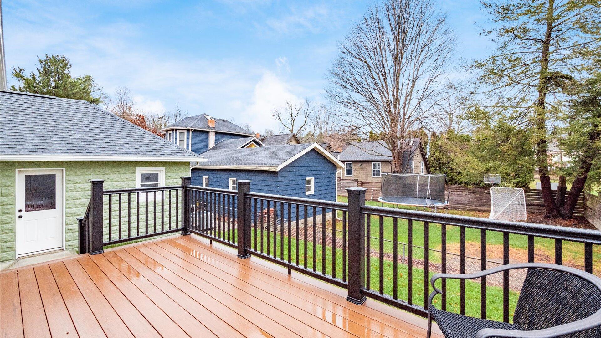 414 E College Street Property Photo 56