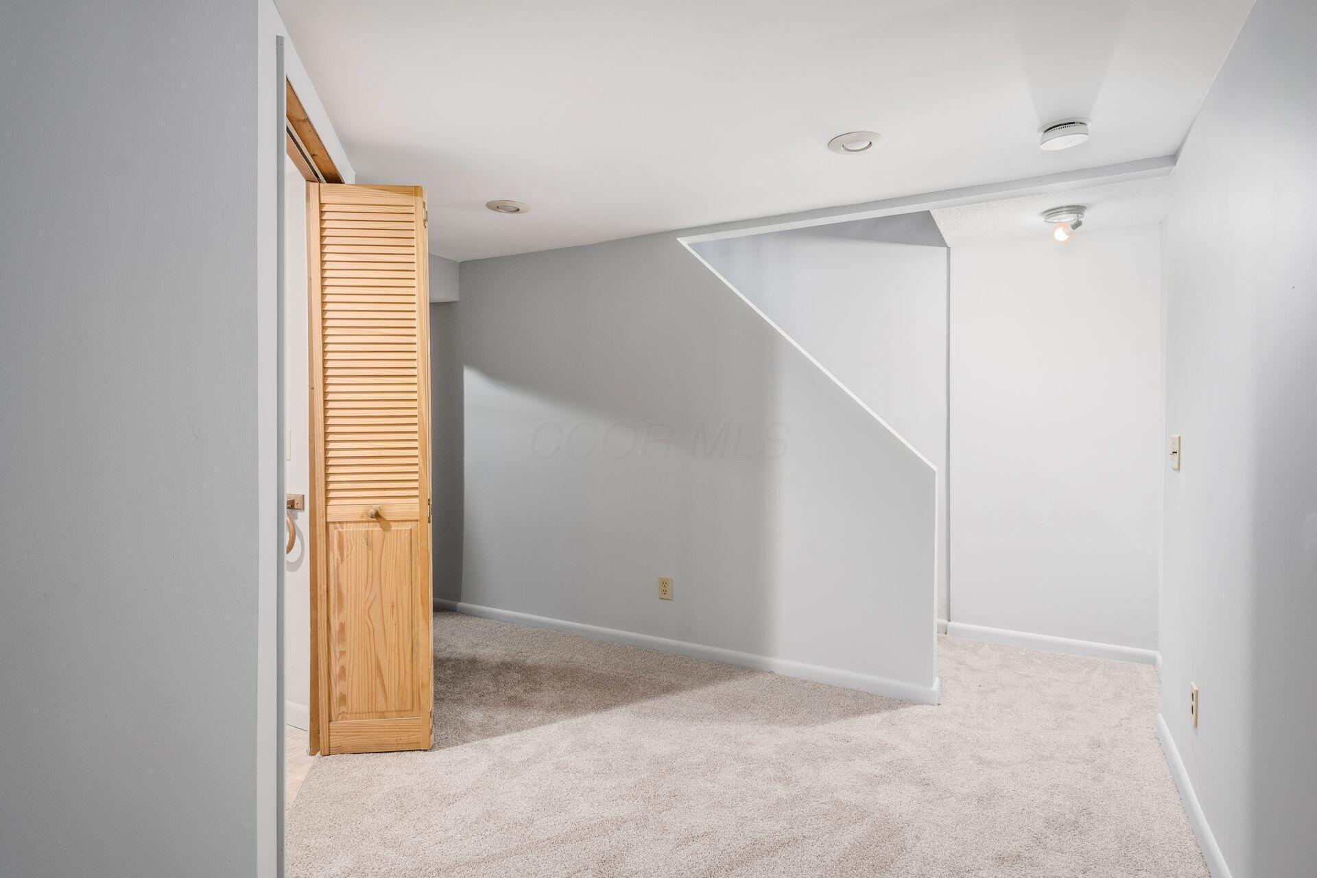 7792 Barkwood Drive, 9c Property Photo 24