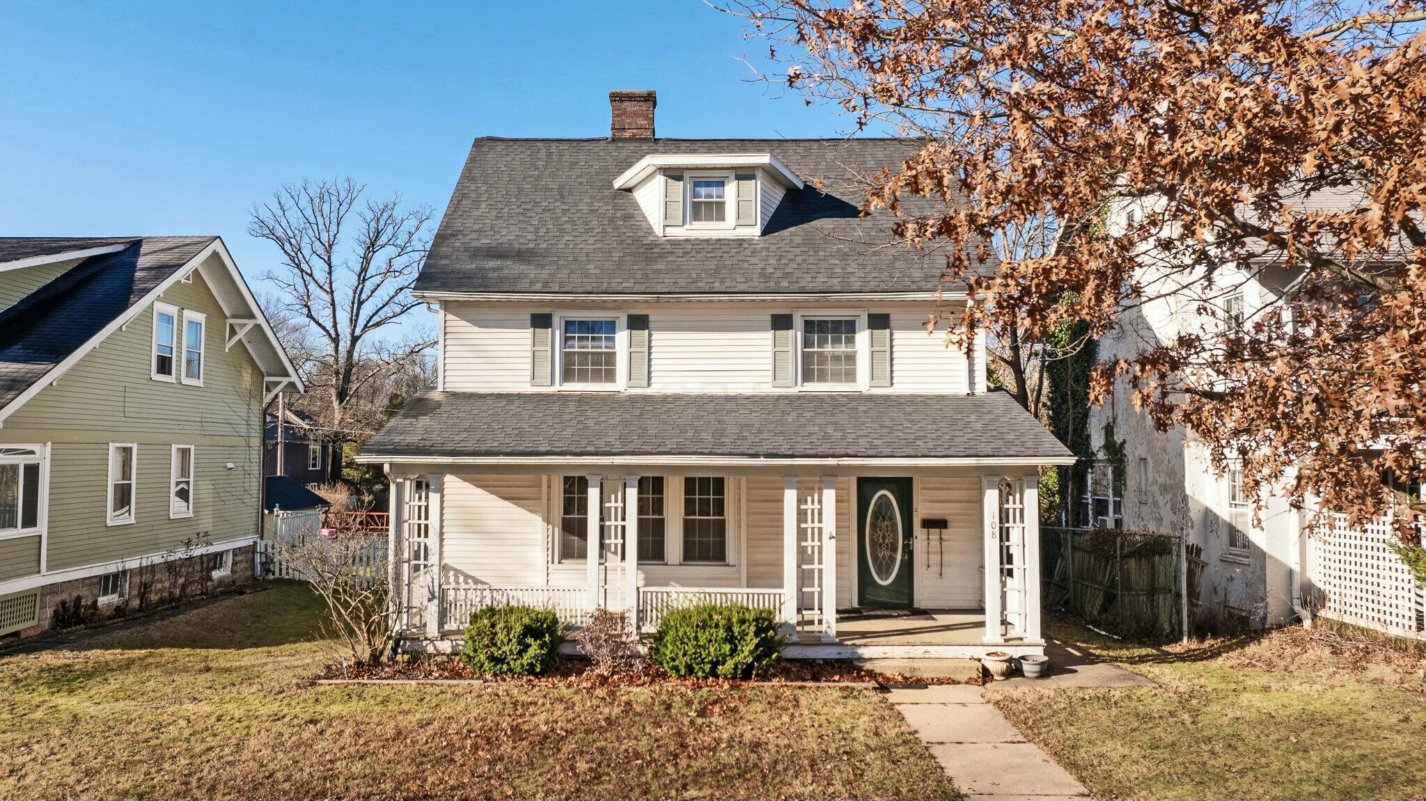 108 Parkwood Boulevard Property Photo 2