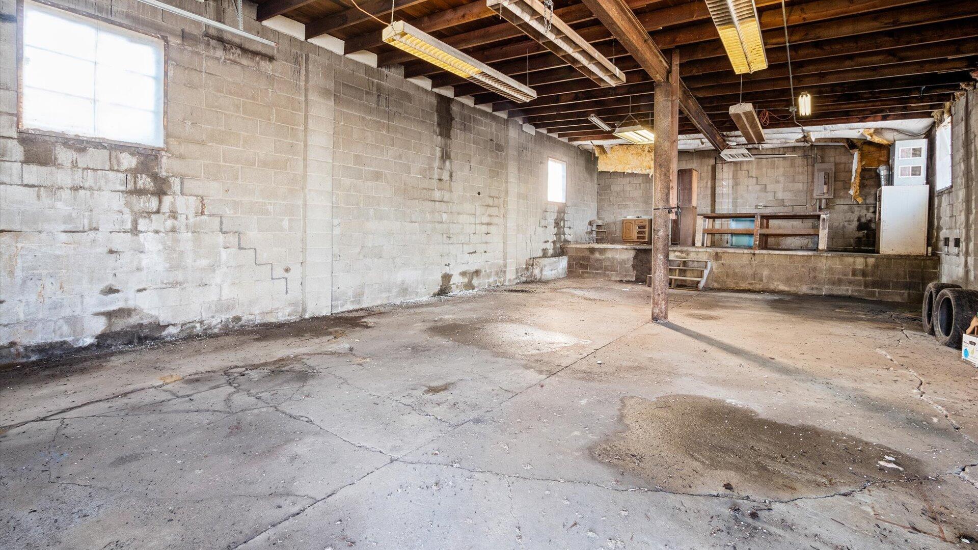 1022 Old Logan Road Property Photo 16