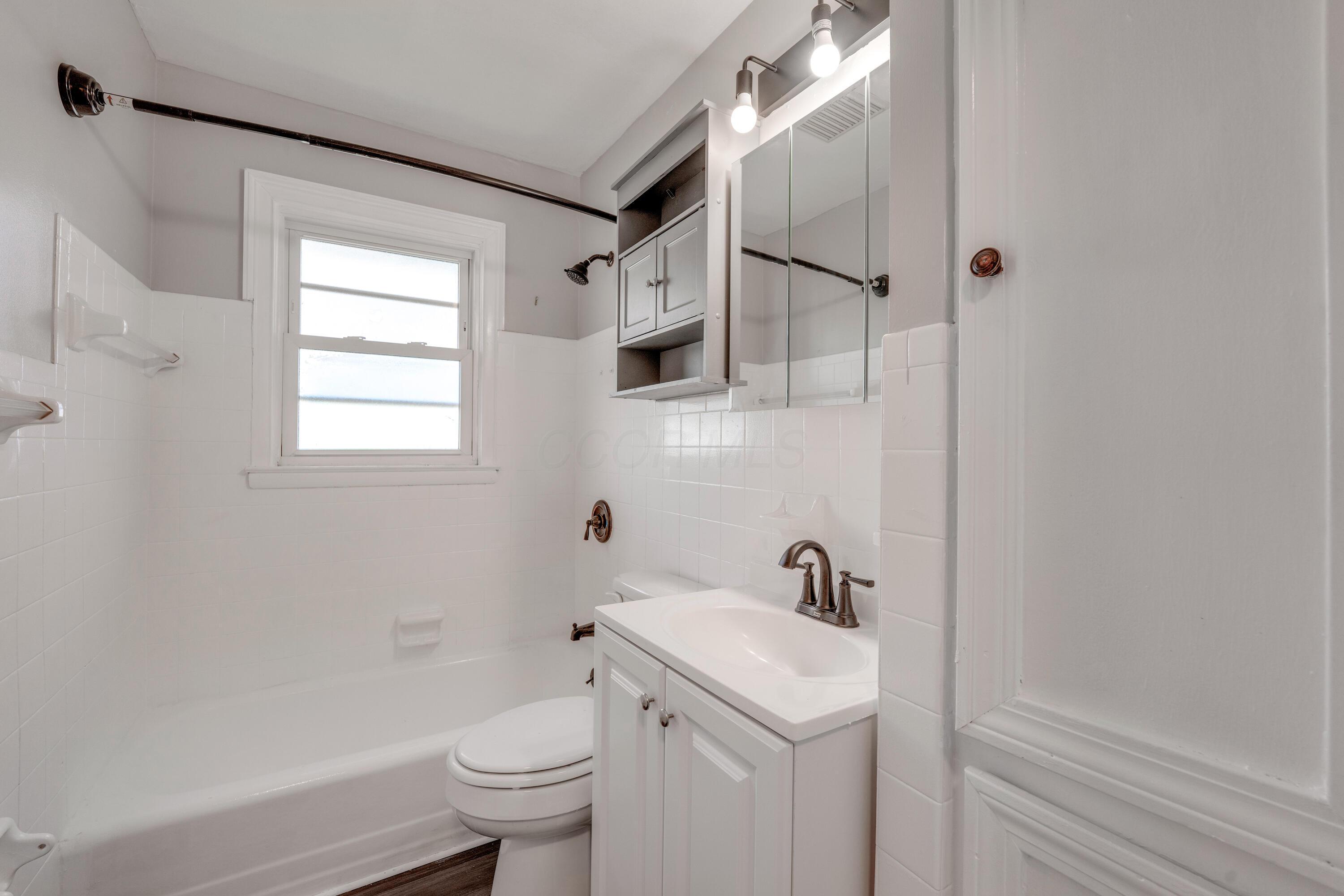 864 S Weyant Avenue Property Photo 13
