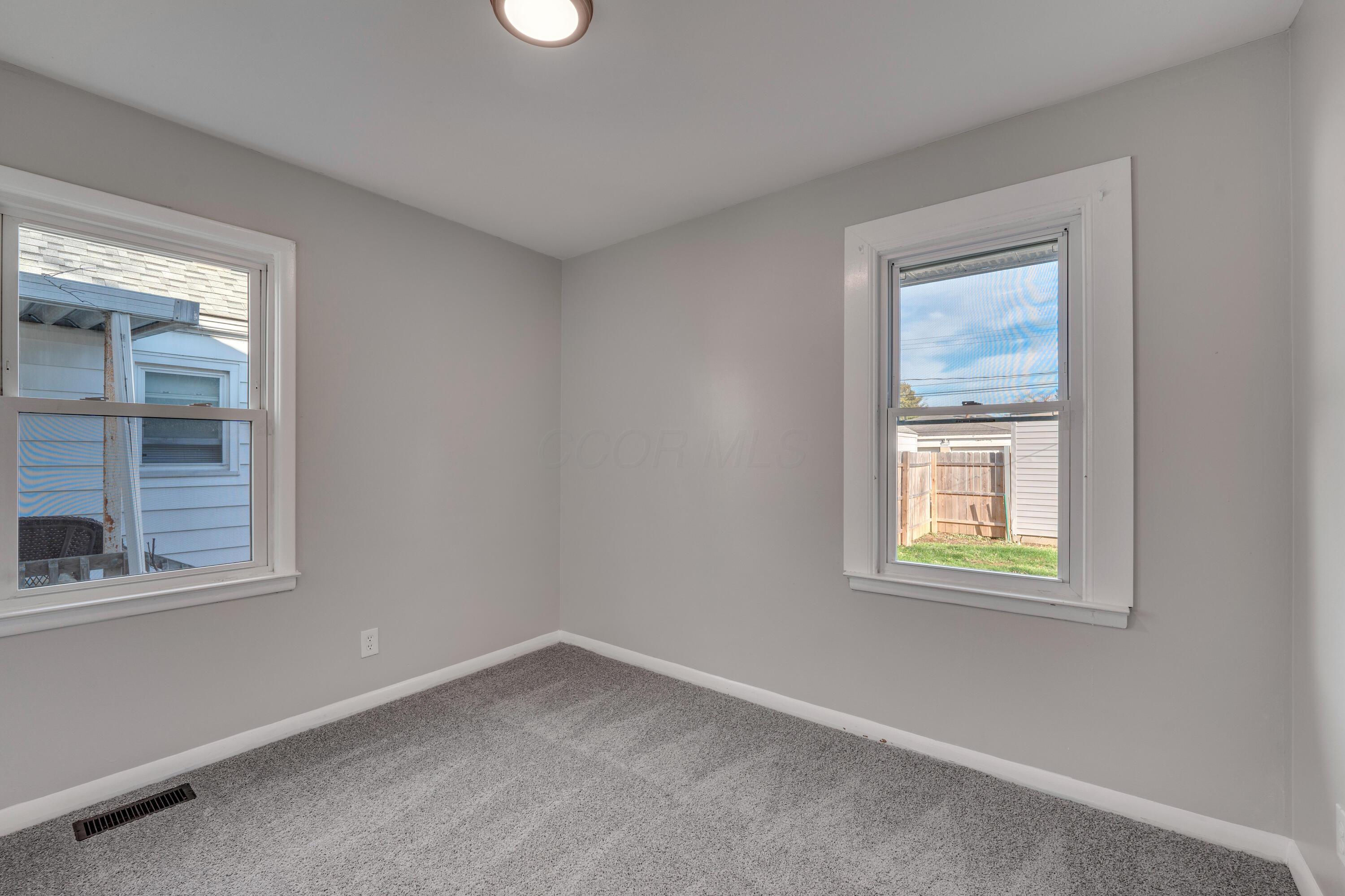 864 S Weyant Avenue Property Photo 14