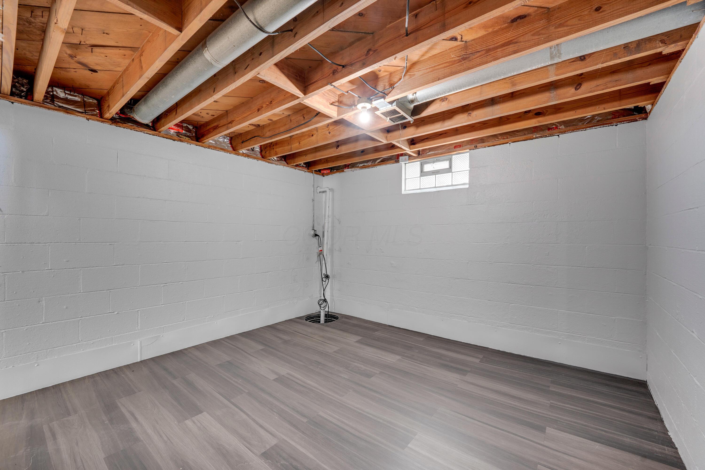 864 S Weyant Avenue Property Photo 16
