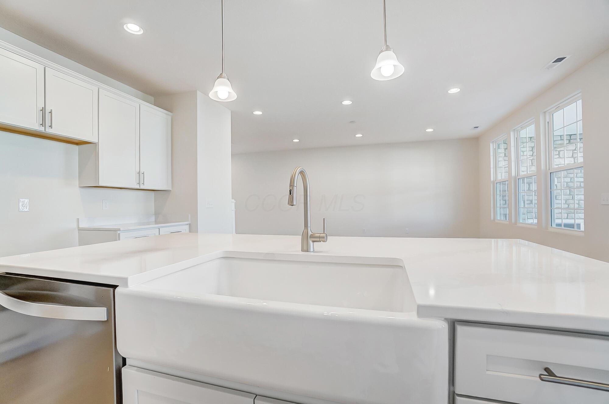 8706 Apricot Way Property Photo 10