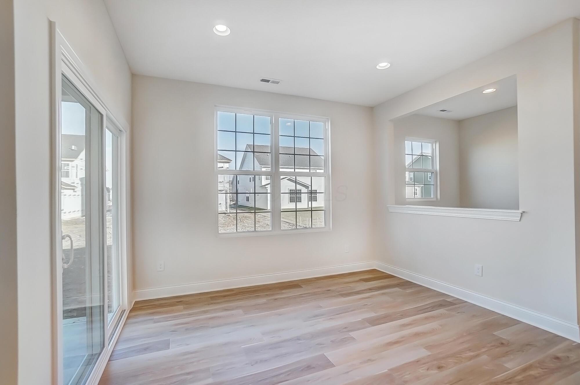 8706 Apricot Way Property Photo 14