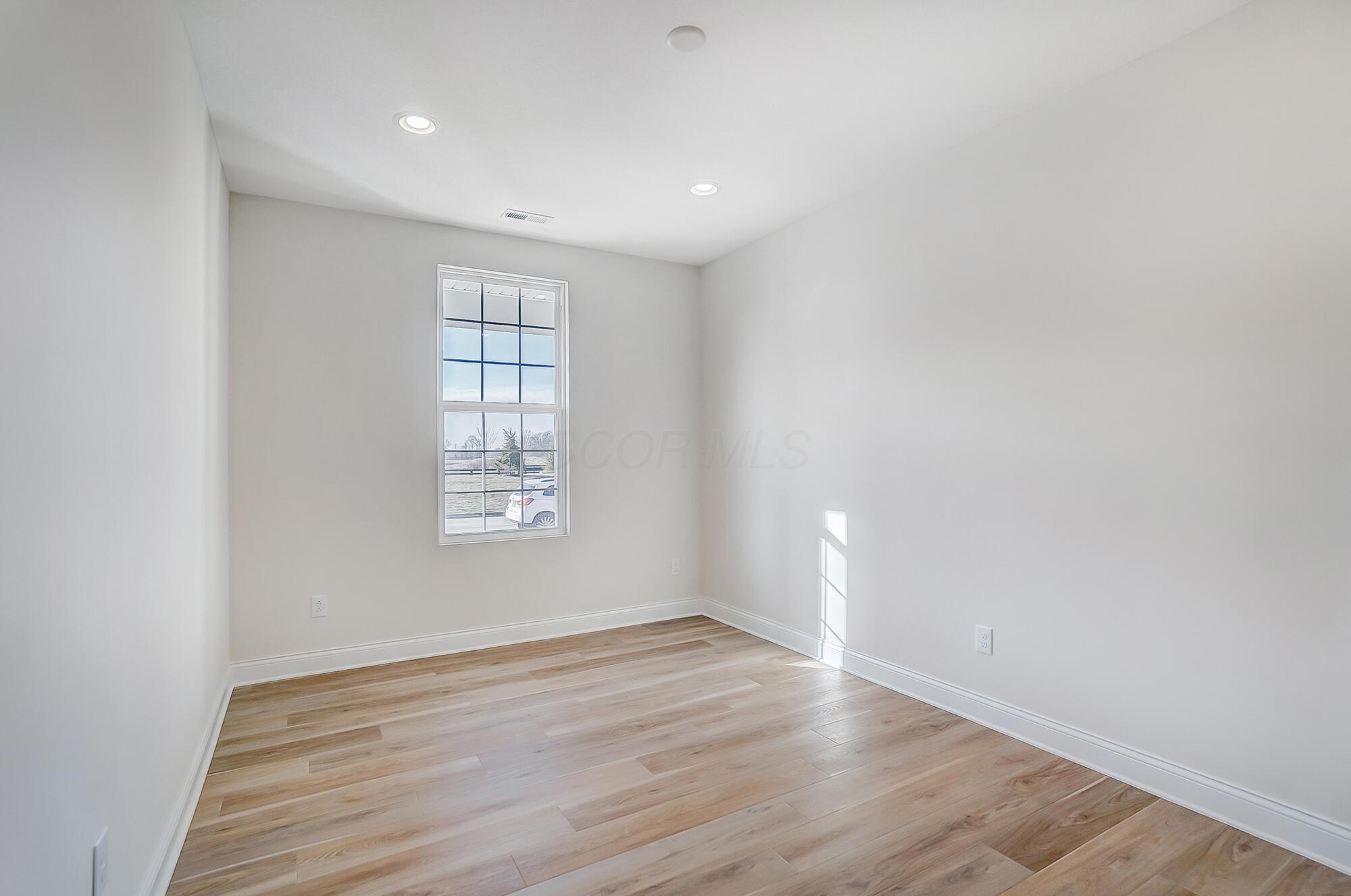 8706 Apricot Way Property Photo 21