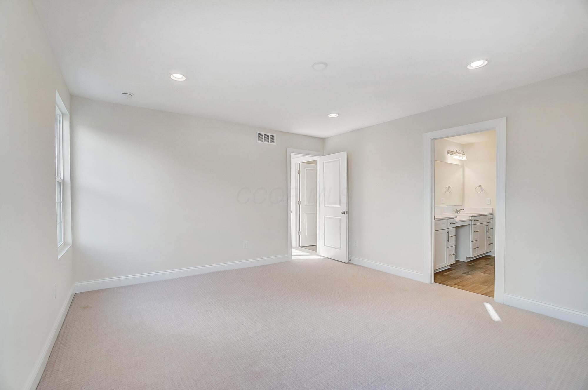 8706 Apricot Way Property Photo 31