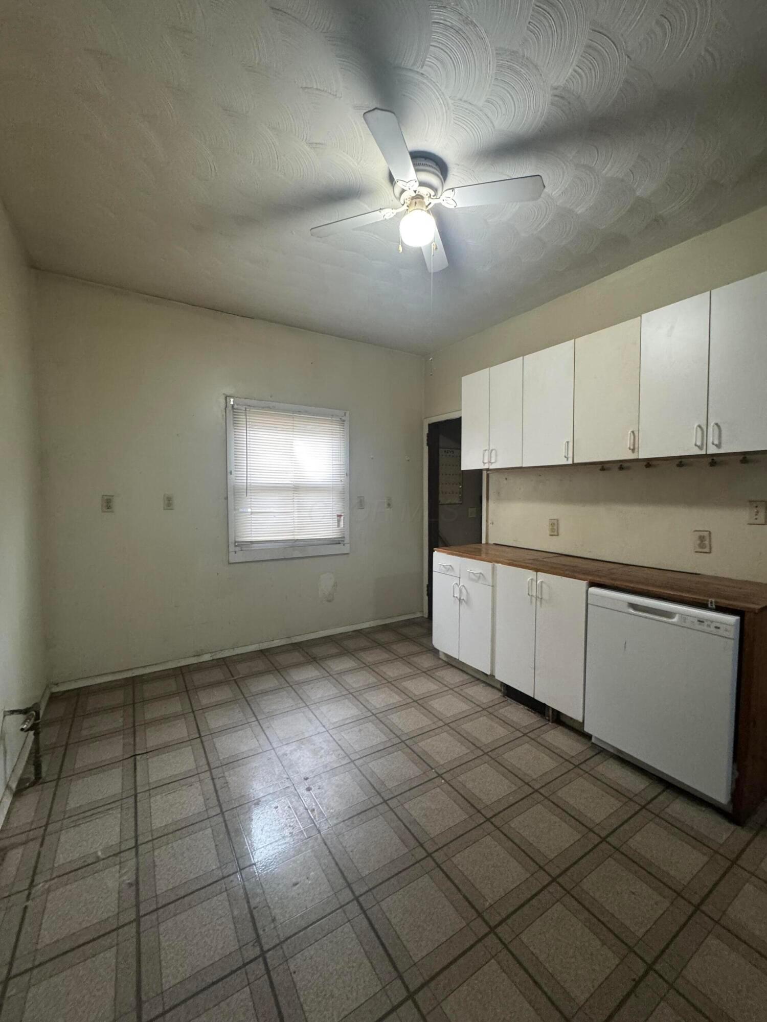 377 E 4th Street Property Photo 6