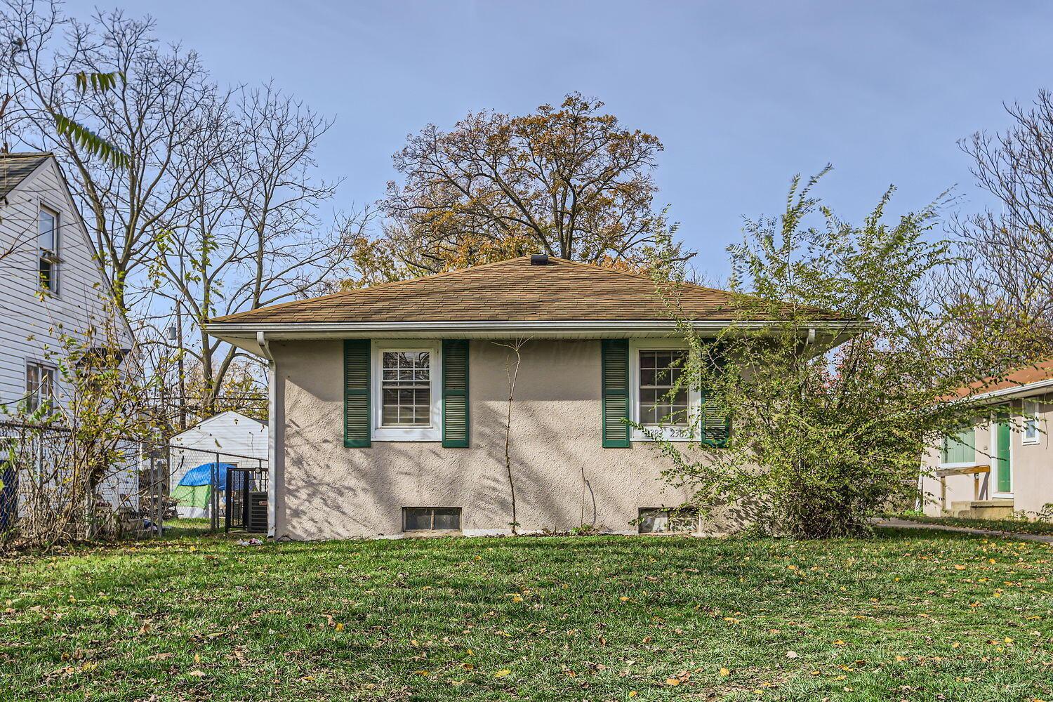 2383 Hiawatha Park Drive, 2385 Property Photo 1