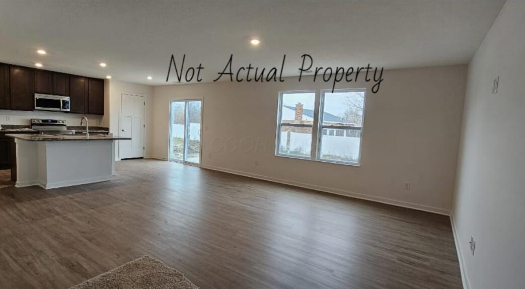 2815 Horsham Drive Property Photo 2