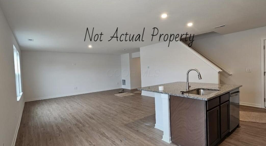 2815 Horsham Drive Property Photo 3