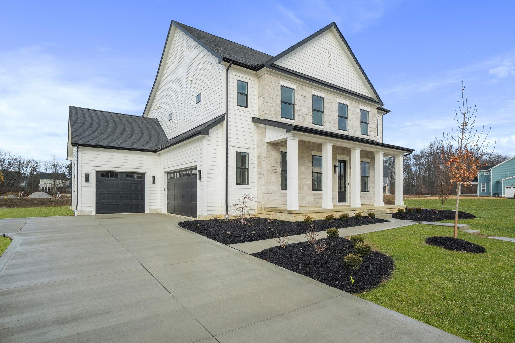 11375 Gold Finch Drive Property Photo 3