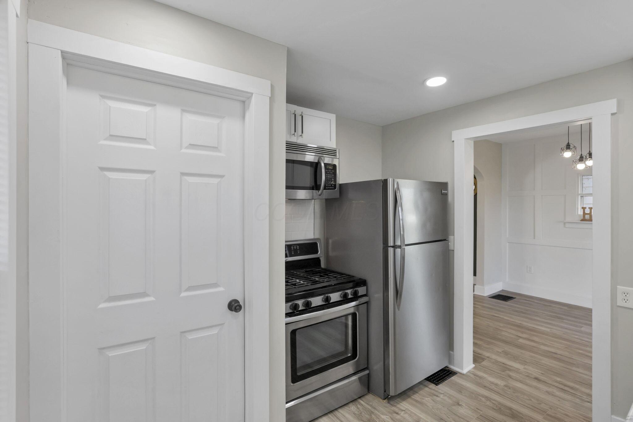 724 S Ogden Avenue Property Photo 17