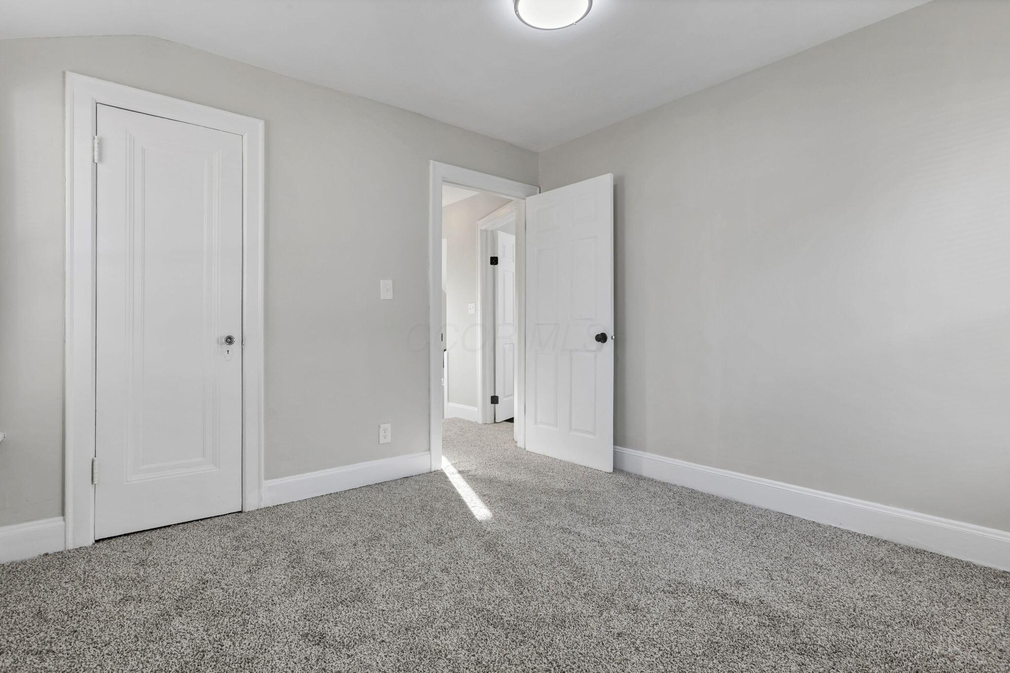724 S Ogden Avenue Property Photo 24