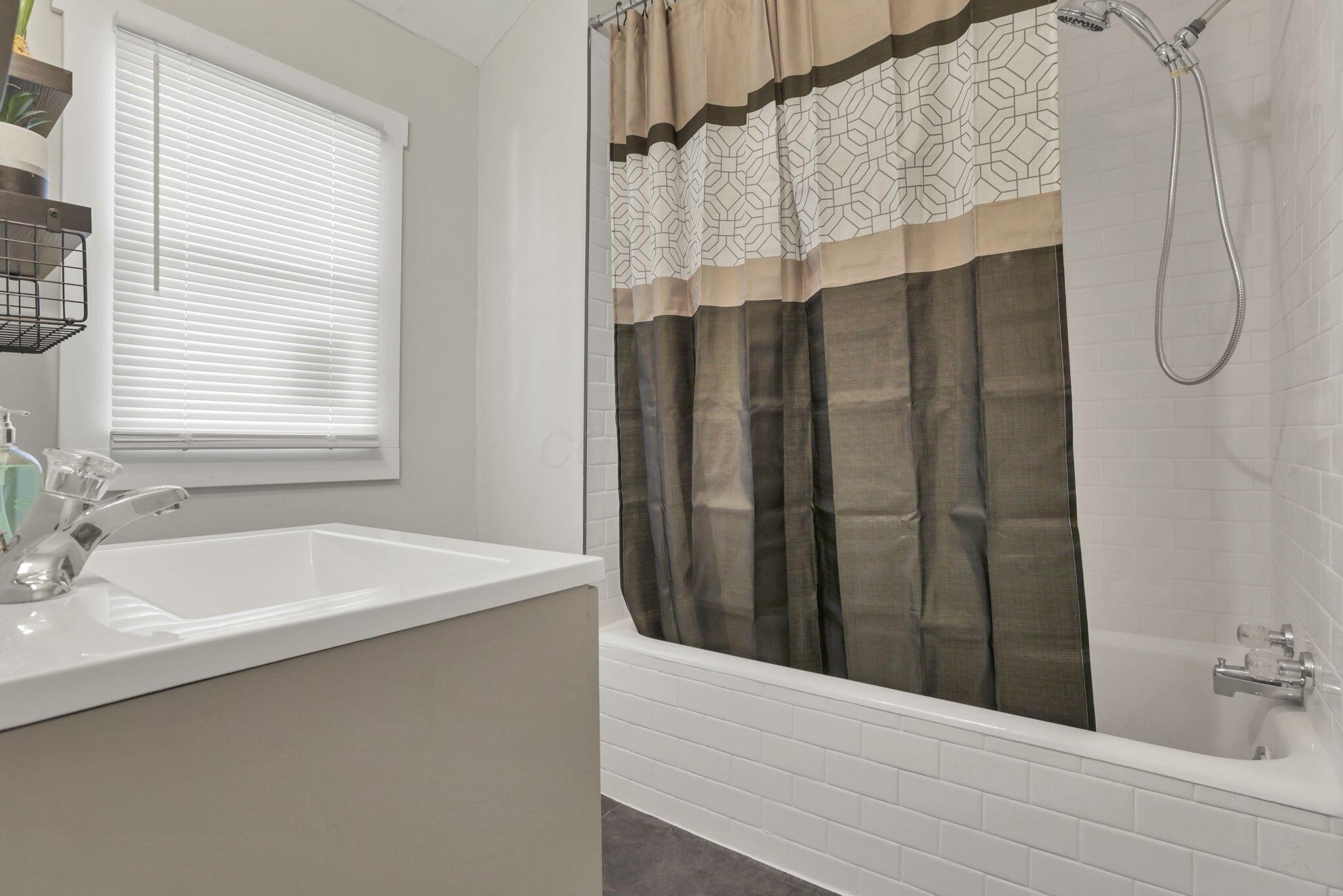 724 S Ogden Avenue Property Photo 25