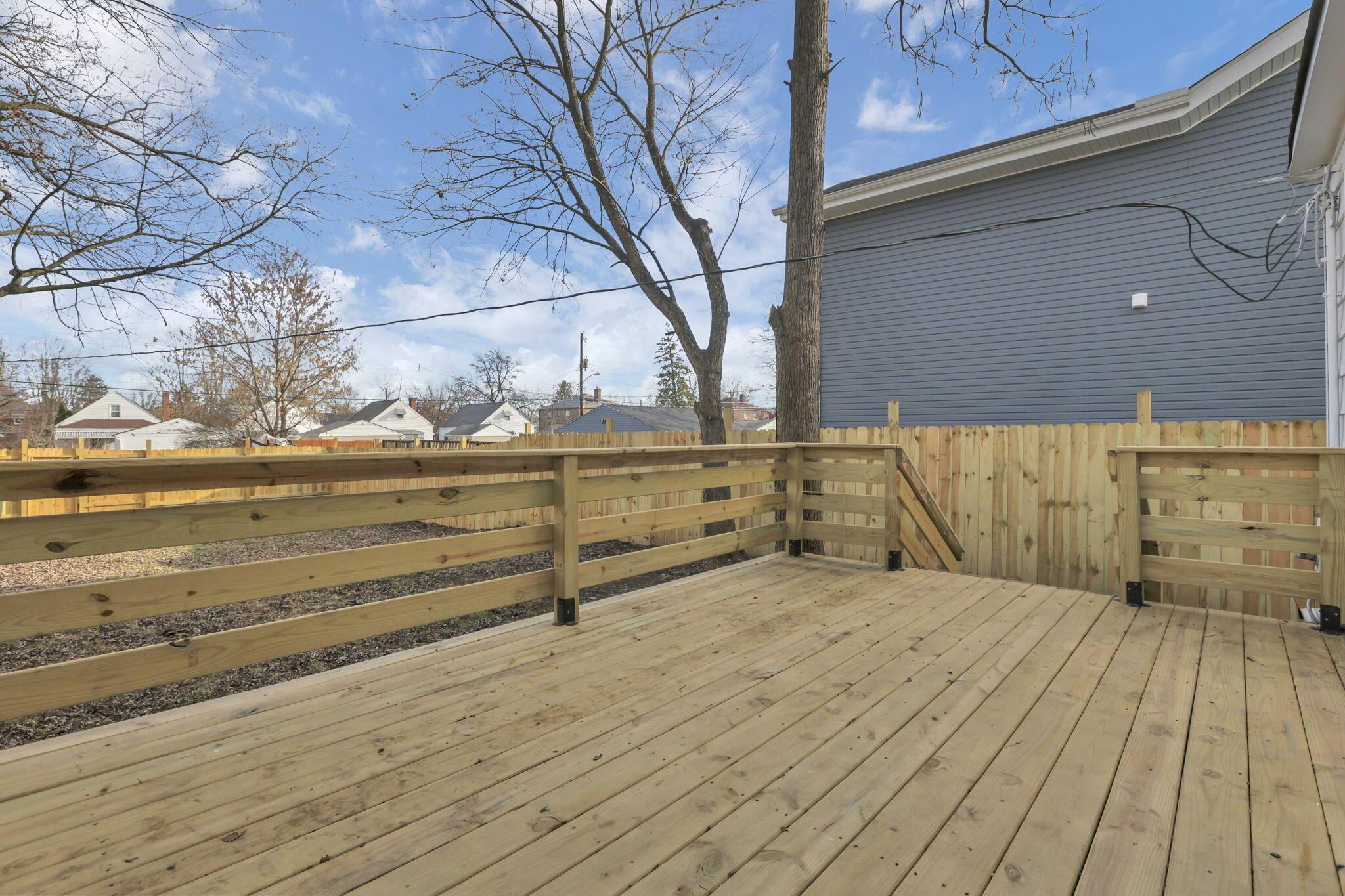 724 S Ogden Avenue Property Photo 28