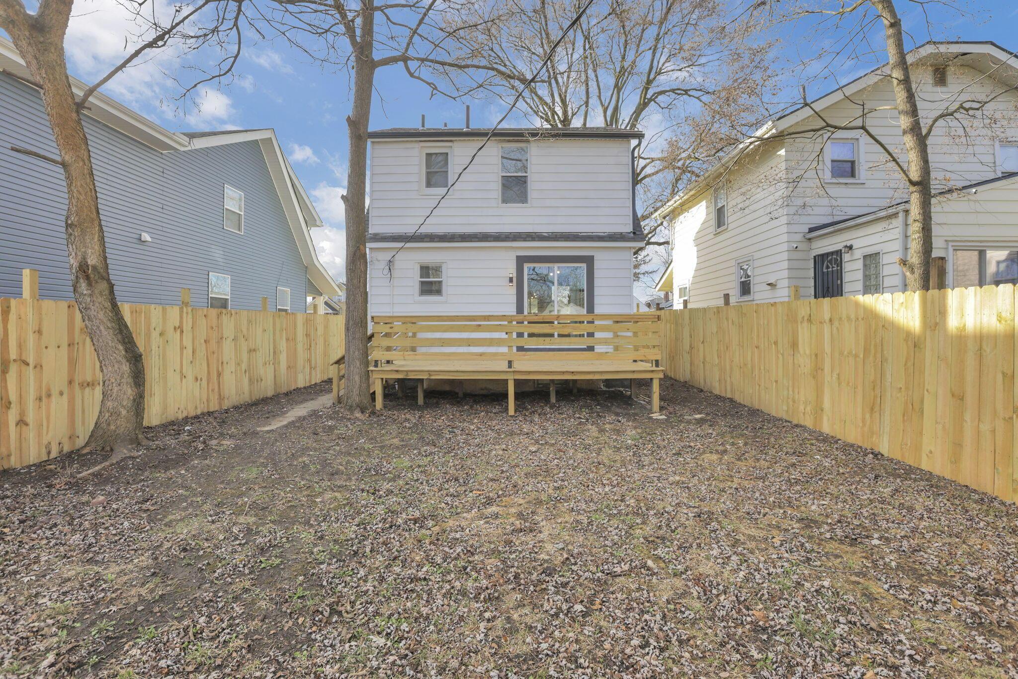 724 S Ogden Avenue Property Photo 31