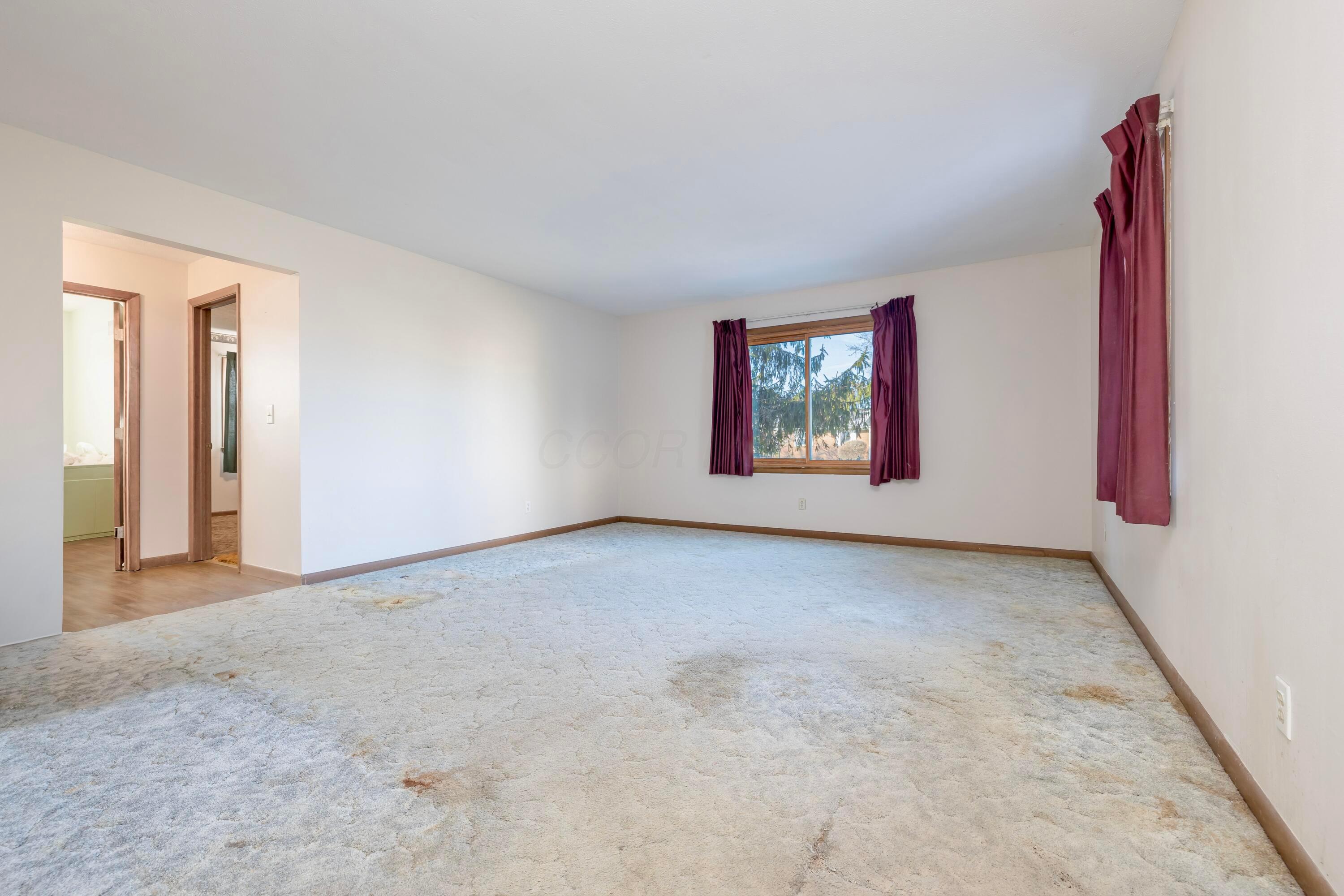 516 Newford Drive Property Photo 2