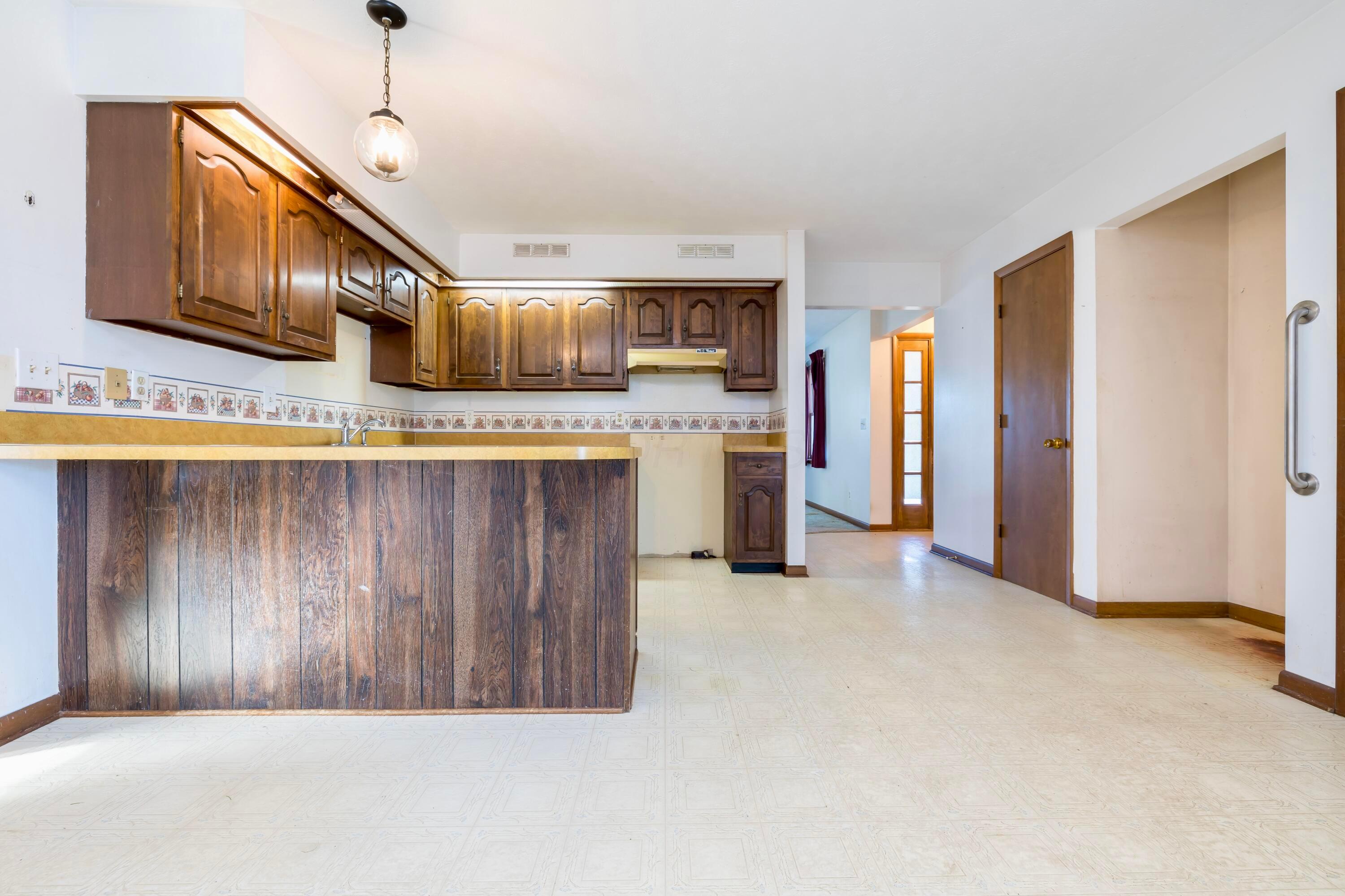 516 Newford Drive Property Photo 6