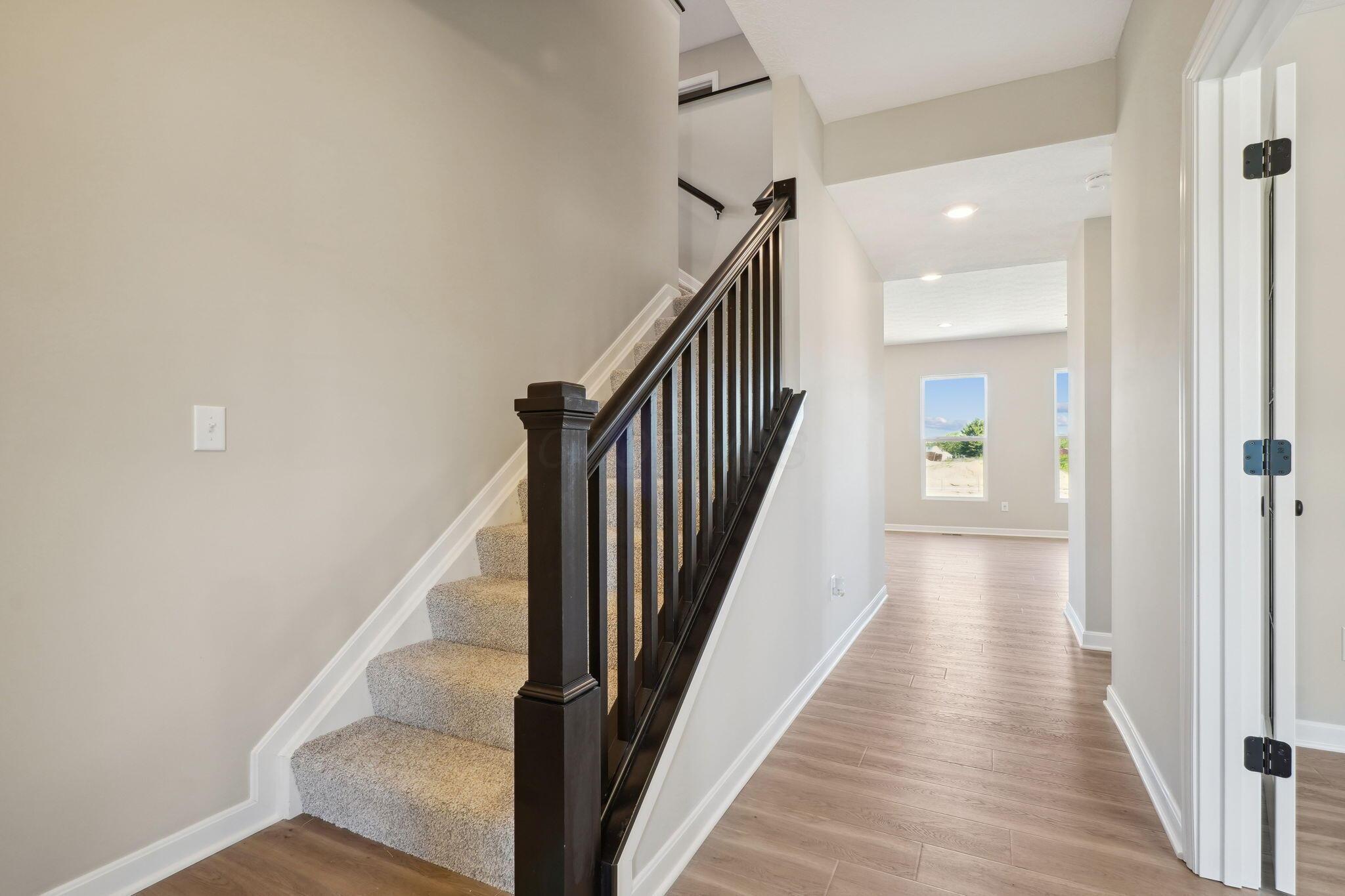 1088 Quarry Oak Drive Property Photo 4