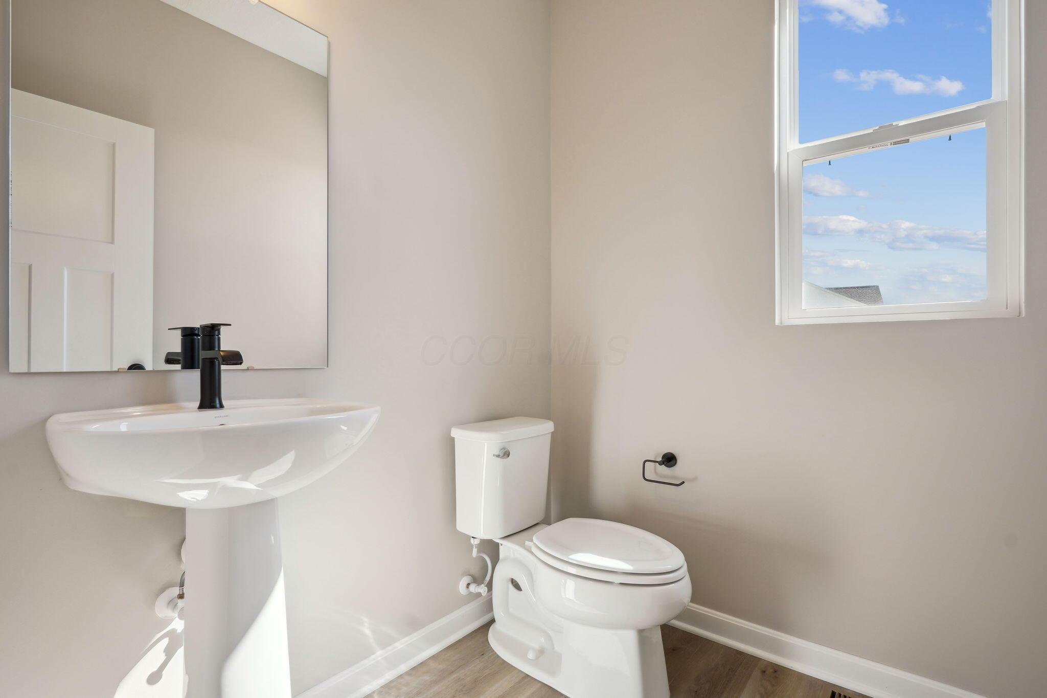 1088 Quarry Oak Drive Property Photo 8