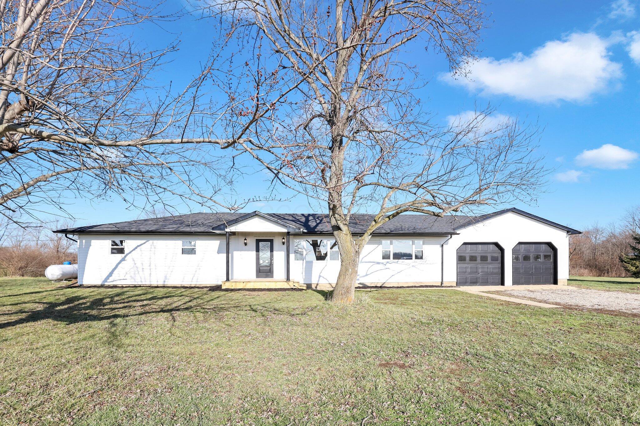 11744 Yankeetown Pike Property Photo 2