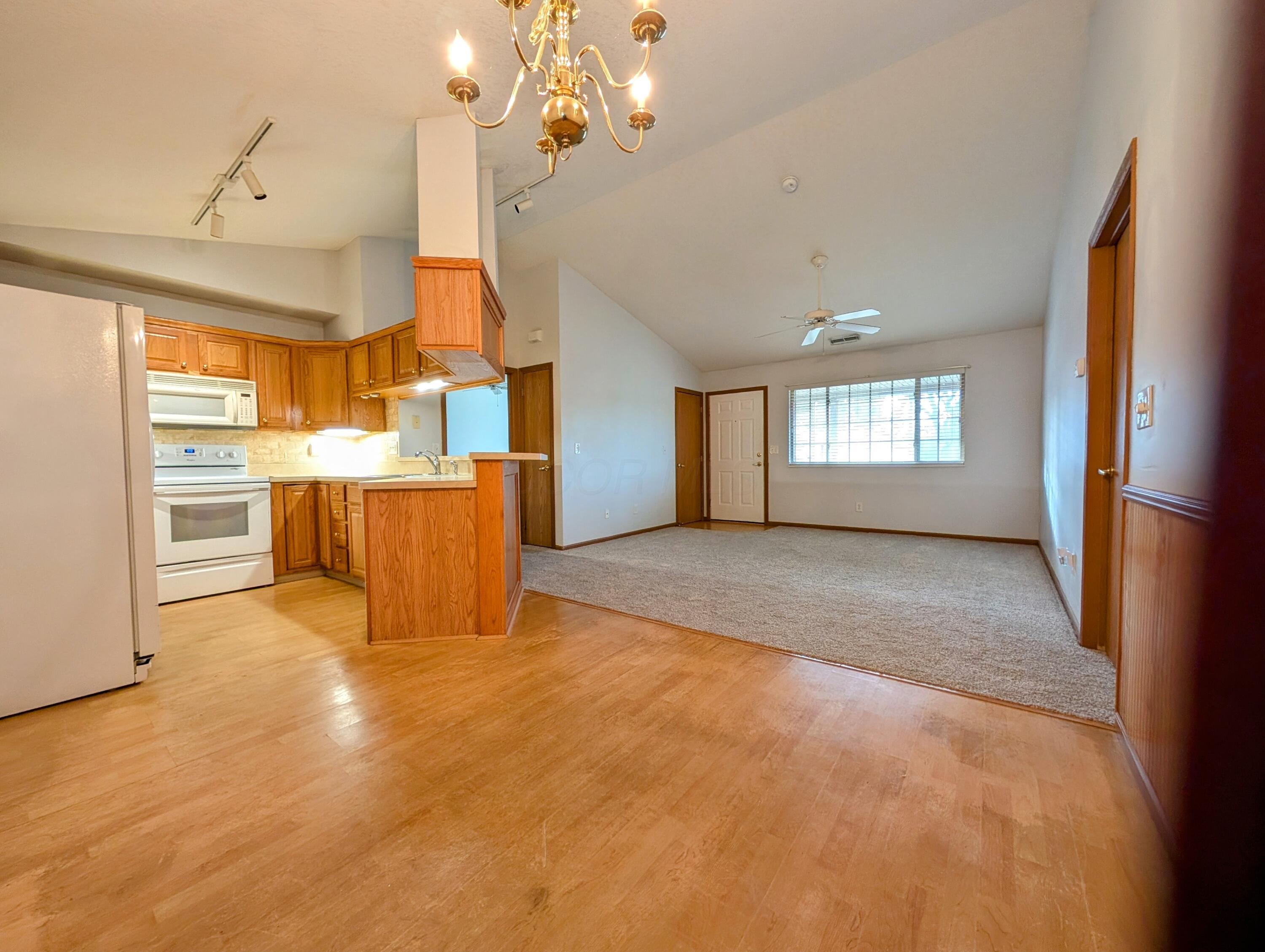 388 Virginia Court Property Photo 7
