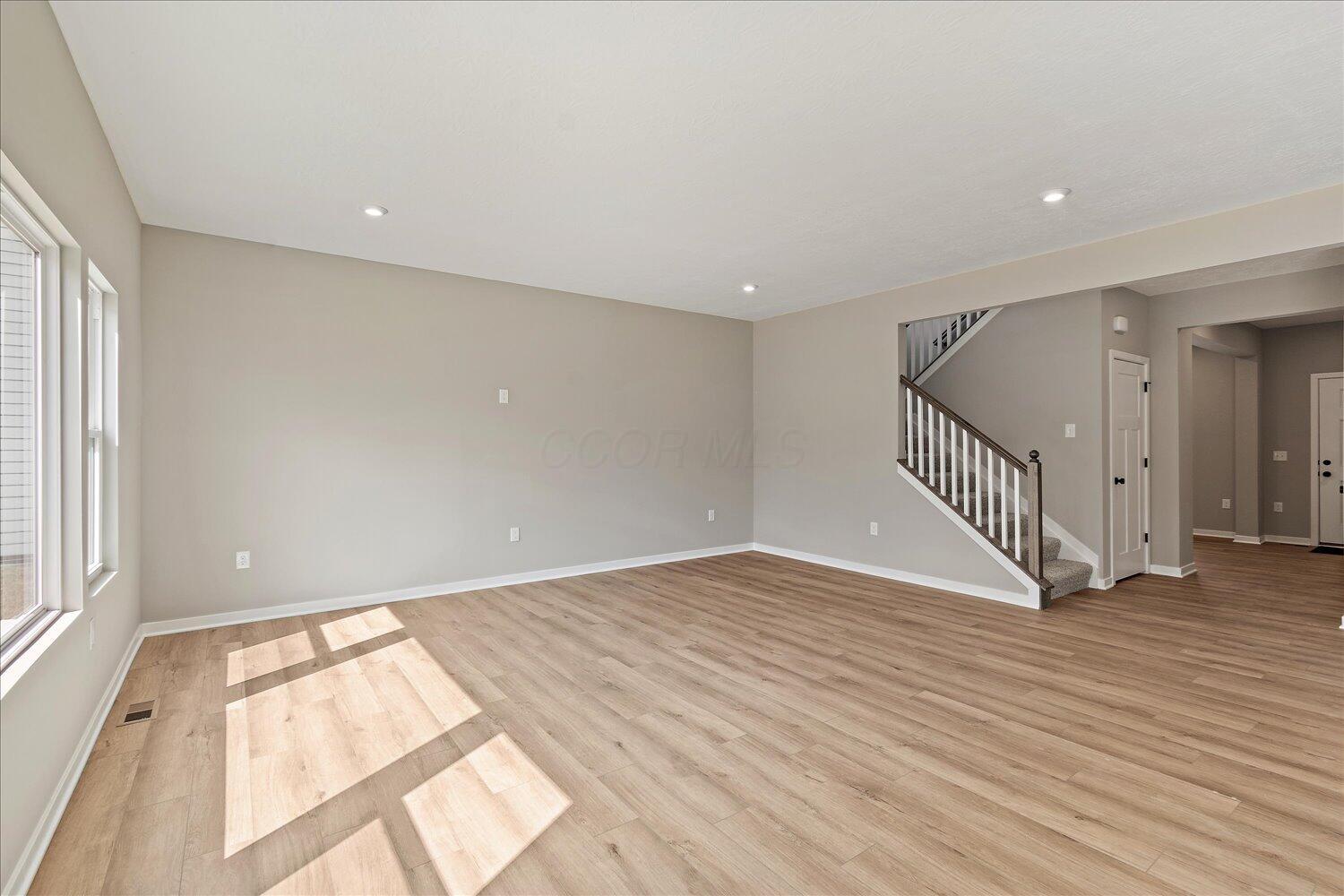 418 Snowdrop Drive Property Photo 15