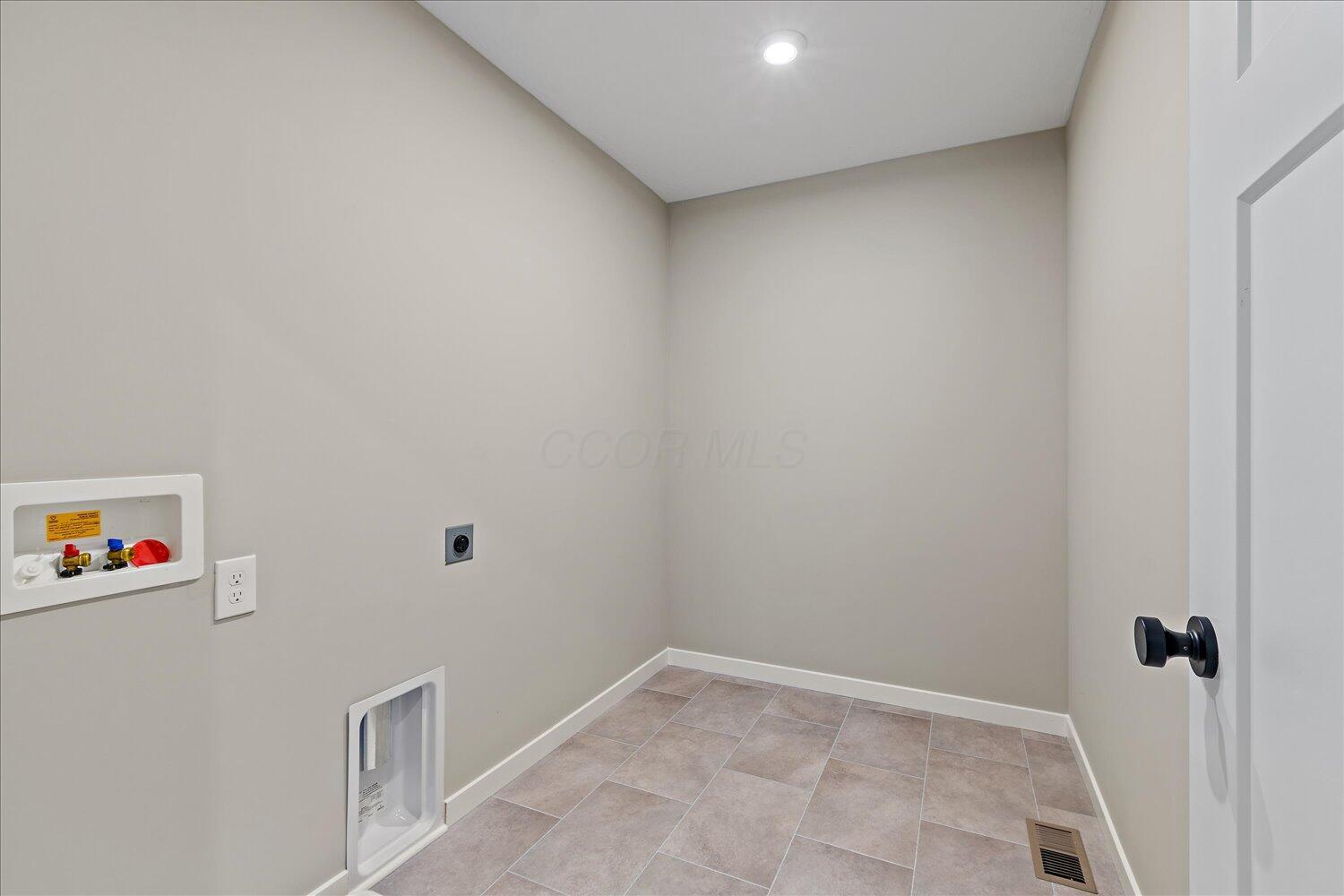 418 Snowdrop Drive Property Photo 33