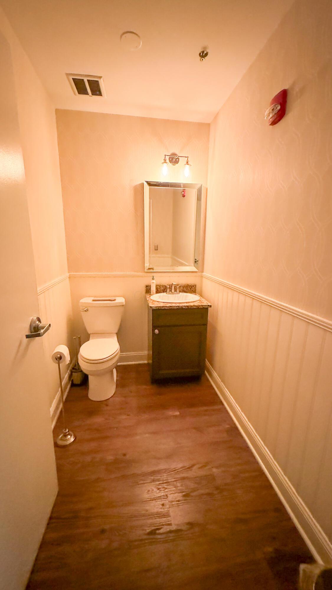 150 E Main Street, 1d Property Photo 15