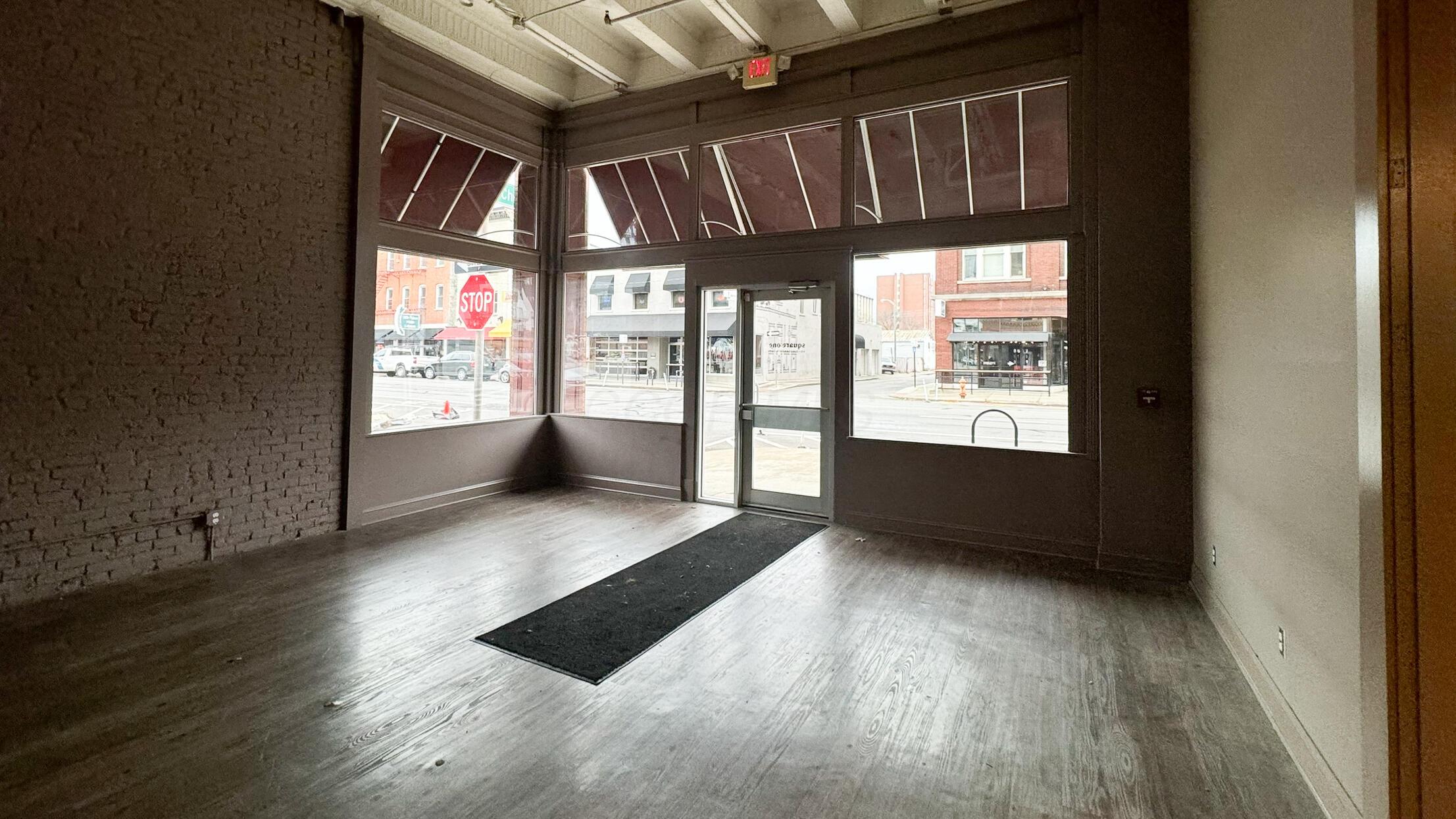 150 E Main Street, 1d Property Photo 29